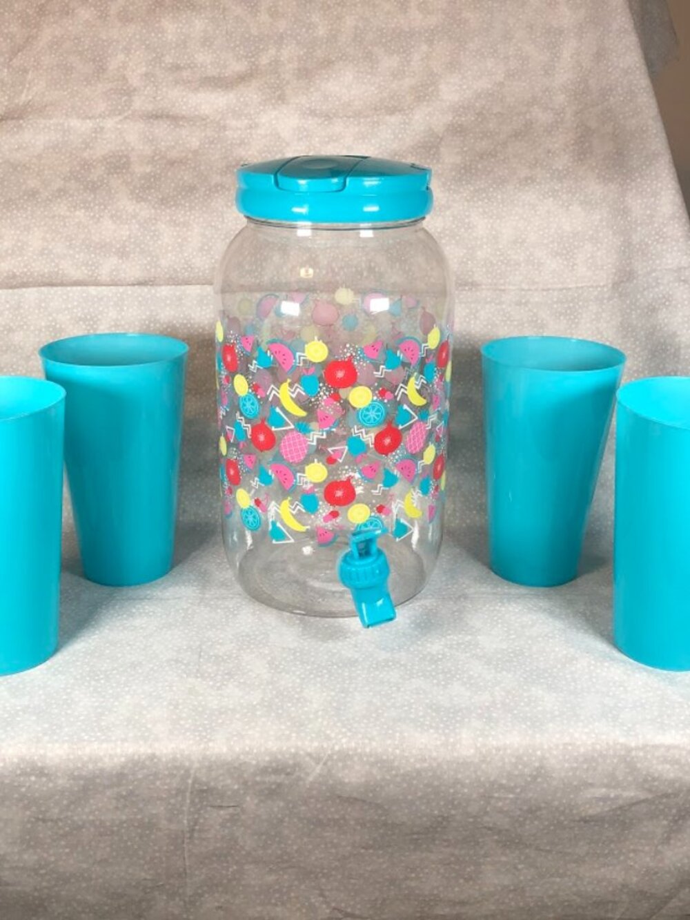 1-Gal. Beverage Dispenser w/4 matching 180z tumblers